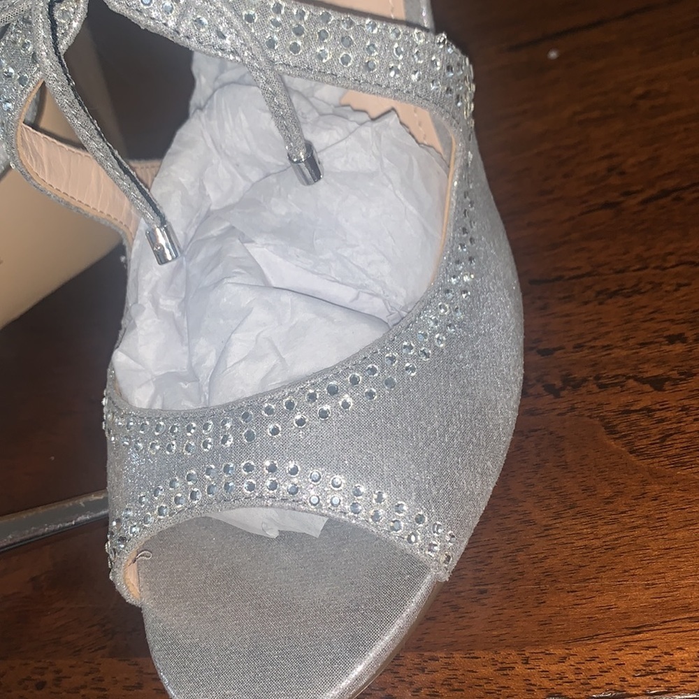 Silver Imiller Heels New Size 8.5 - Picture 8 of 10